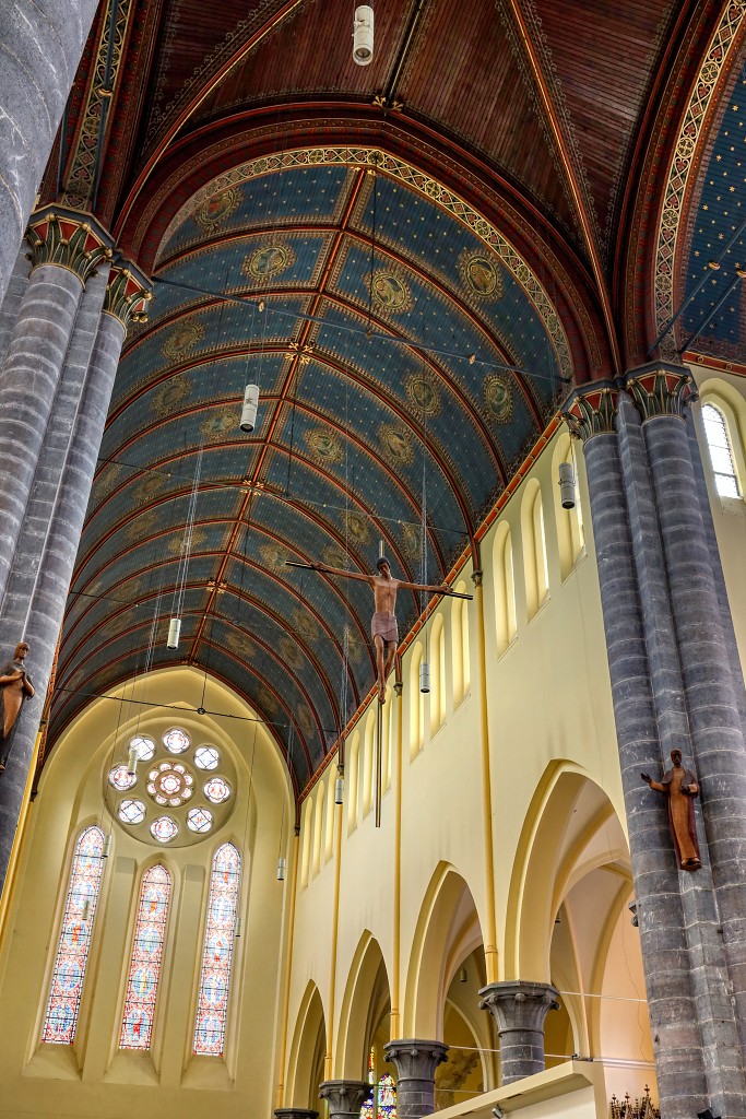 HDR Abbaye de Maredsous kerk eglise church kerkfotografie religie religion bedevaart rooms katholiek kathedraal pelgrimage saint cathedrale klooster basiliek basilique